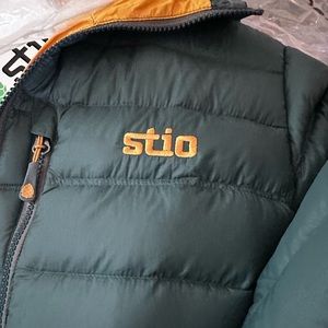 Brand new men’s Stio jacket